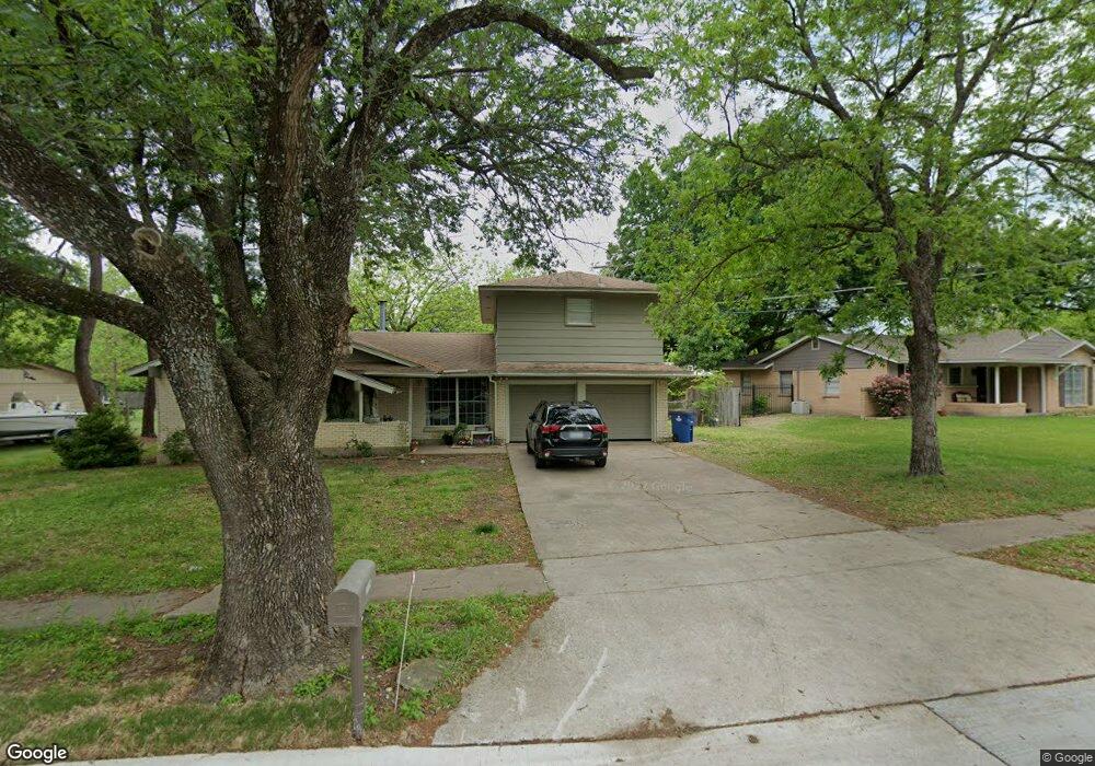 2509 Woodlawn Dr, Ennis, TX 75119 - photo 1