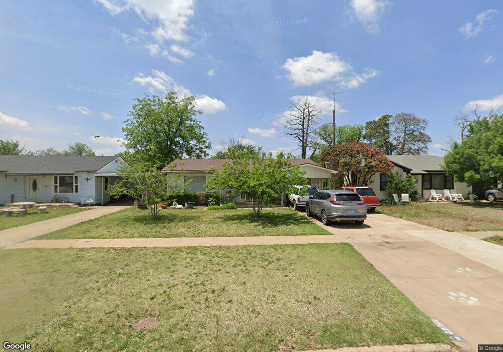 1313 Travis St, Plainview, TX 79072 - photo 1