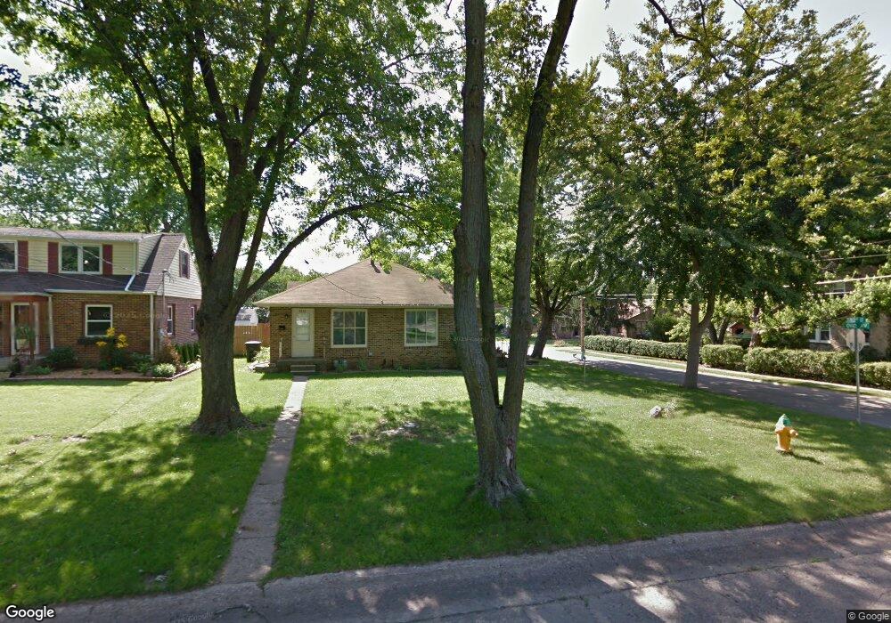 3324 52nd St, Des Moines, IA 50310 - photo 1