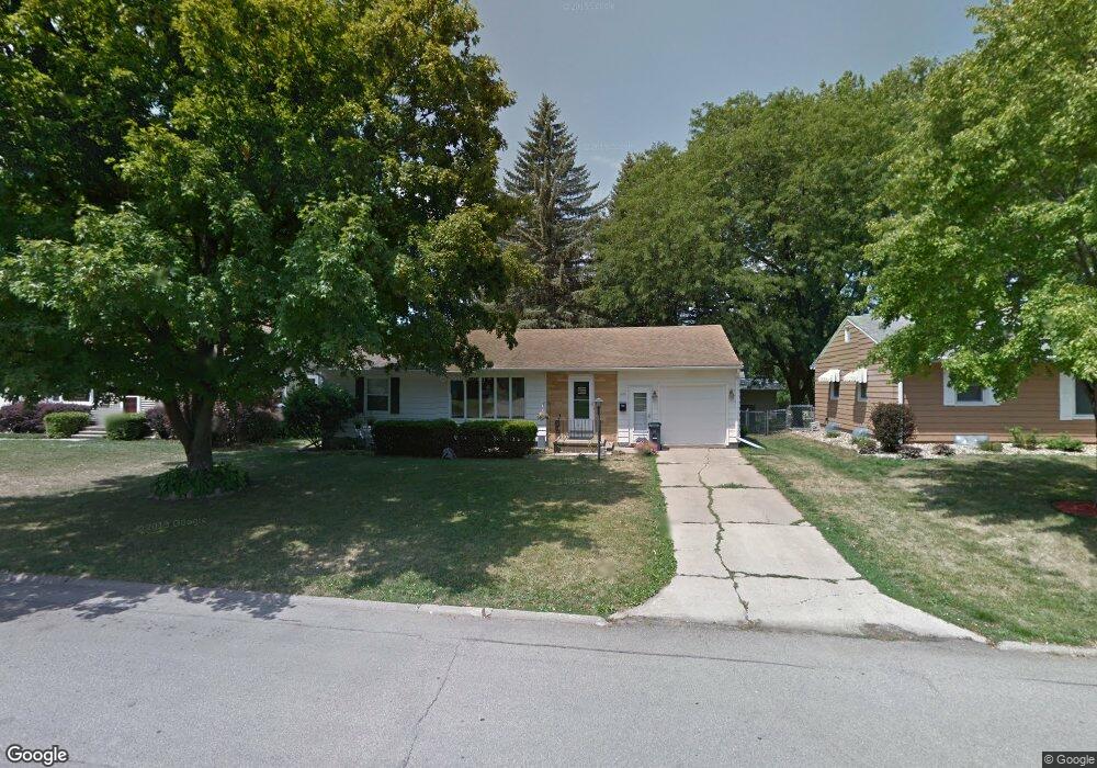 406 21st St NW, Cedar Rapids, IA 52405 - photo 1