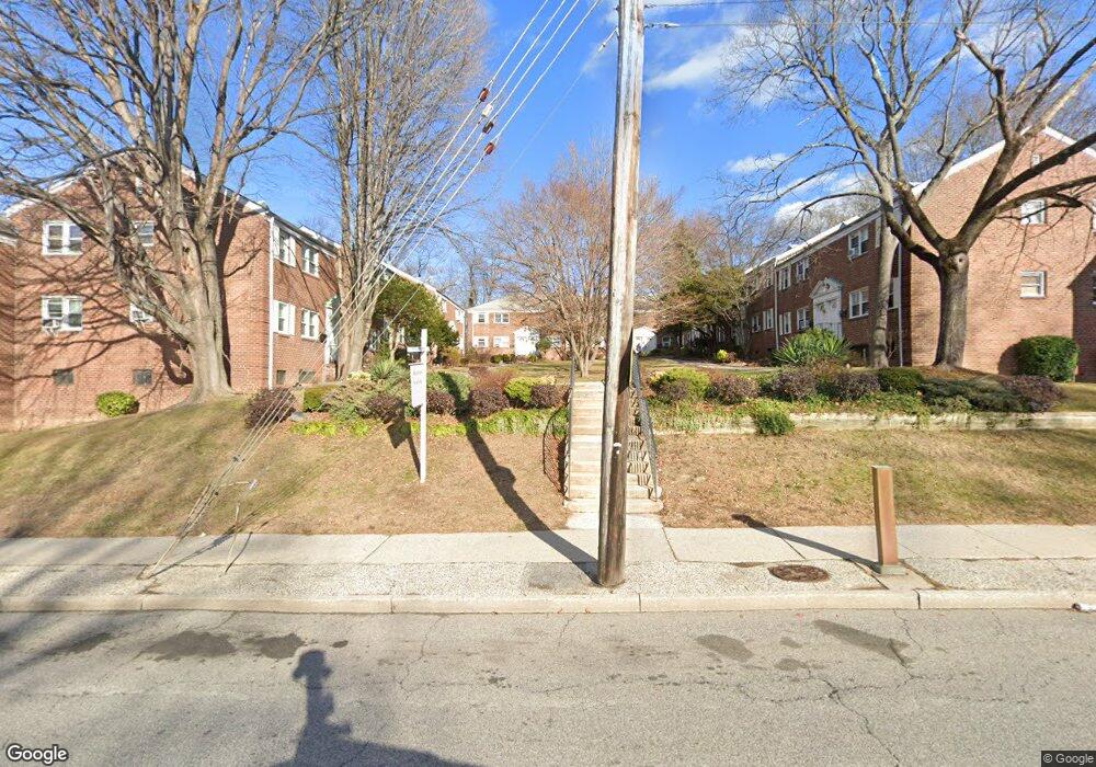 717 Tuckahoe Rd unit 11C, Yonkers, NY 10710 - photo 1