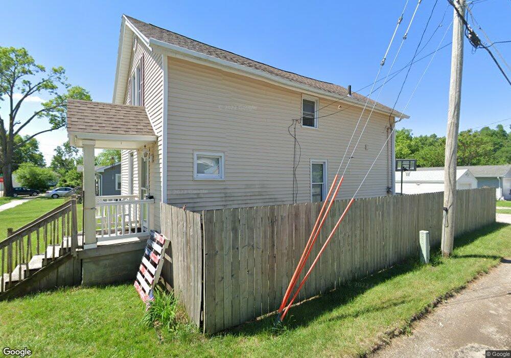 1014 11th St NW, Cedar Rapids, IA 52405 - photo 1