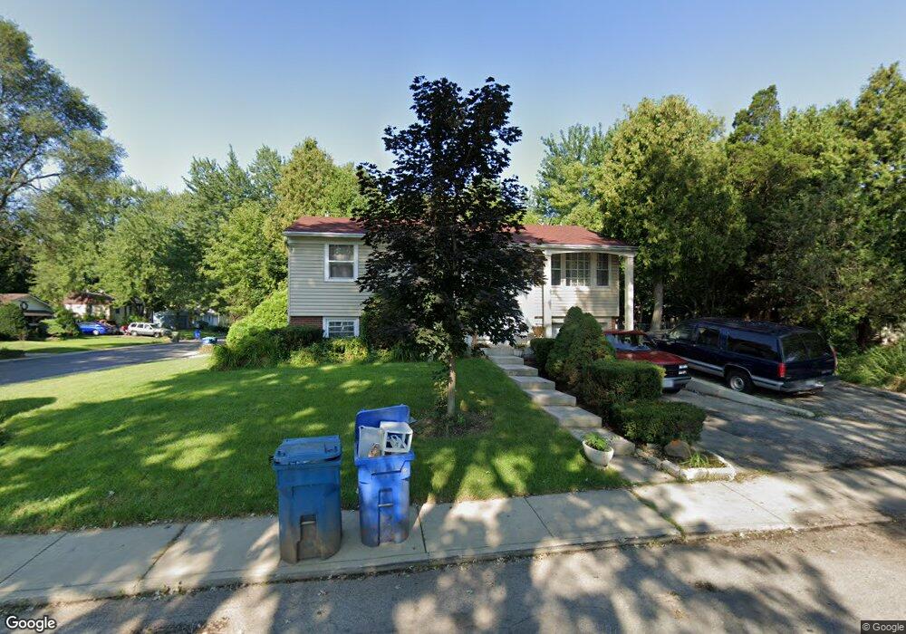 101 Pecos Cir, Carpentersville, IL 60110 - photo 1