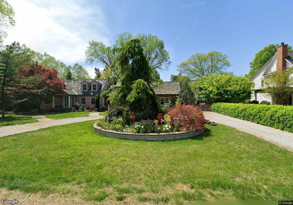 8708 Winthrop Dr, Alexandria, VA 22308 - photo 1