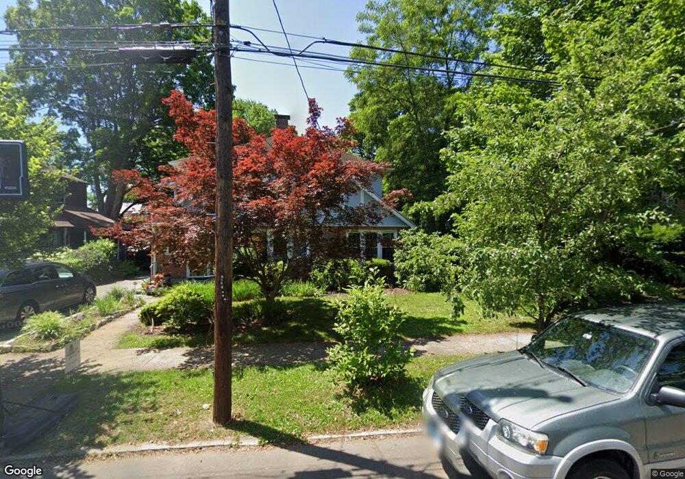 28 Elmwood Rd, New Haven, CT 06515 - photo 1