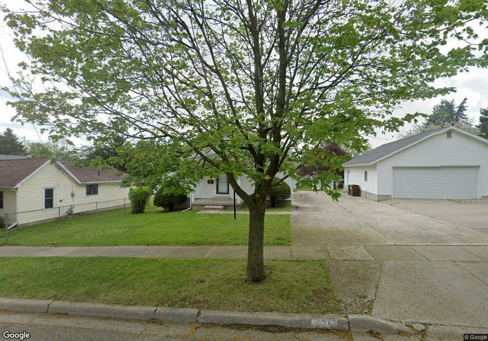 828 Howell Ave, Adrian, MI 49221 - photo 1