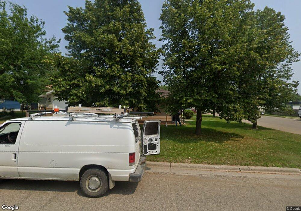 902 4th Ave NE, Jamestown, ND 58401 - photo 1