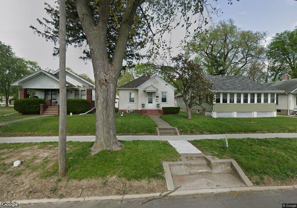 906 Wyatt Ave, Lincoln, IL 62656 - photo 1