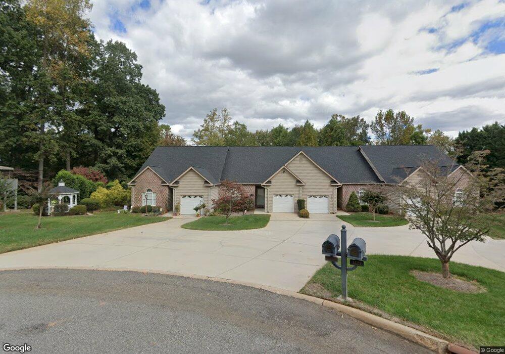 1519 Forest Park Dr unit 1519, Statesville, NC 28677 - photo 1