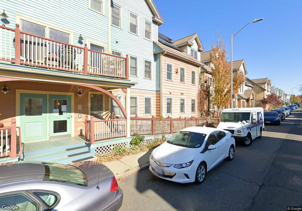 195 Harvey St unit 2, Cambridge, MA 02140 - photo 1