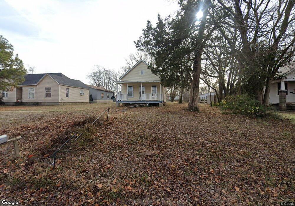 1620 Gabriel Ave, Parsons, KS 67357 - photo 1