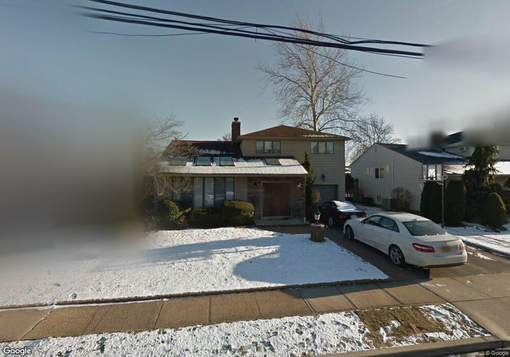 2110 Oliver Way, Merrick, NY 11566 - photo 1