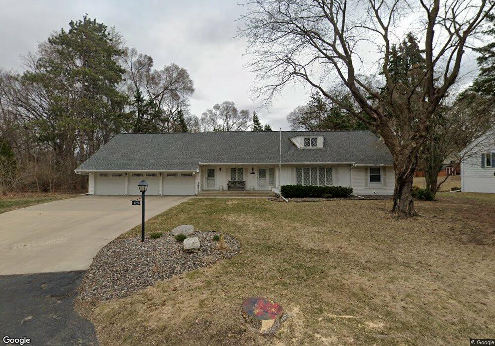 14226 Lennell Dr, Minnetonka, MN 55345 - photo 1