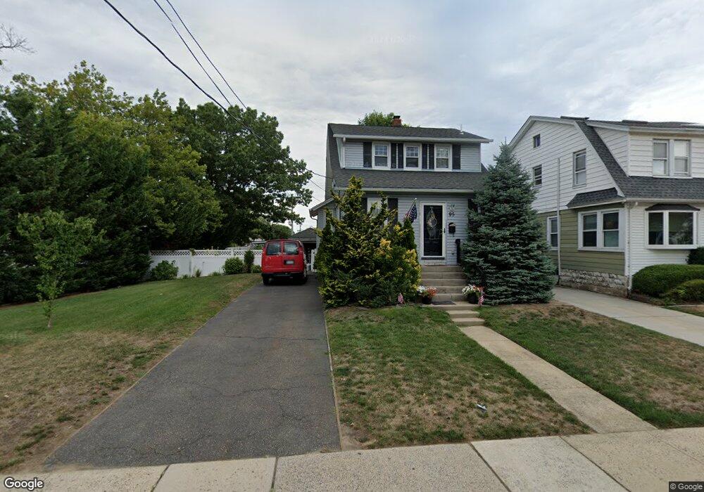 95 Lyon Place, Lynbrook, NY 11563 - photo 1