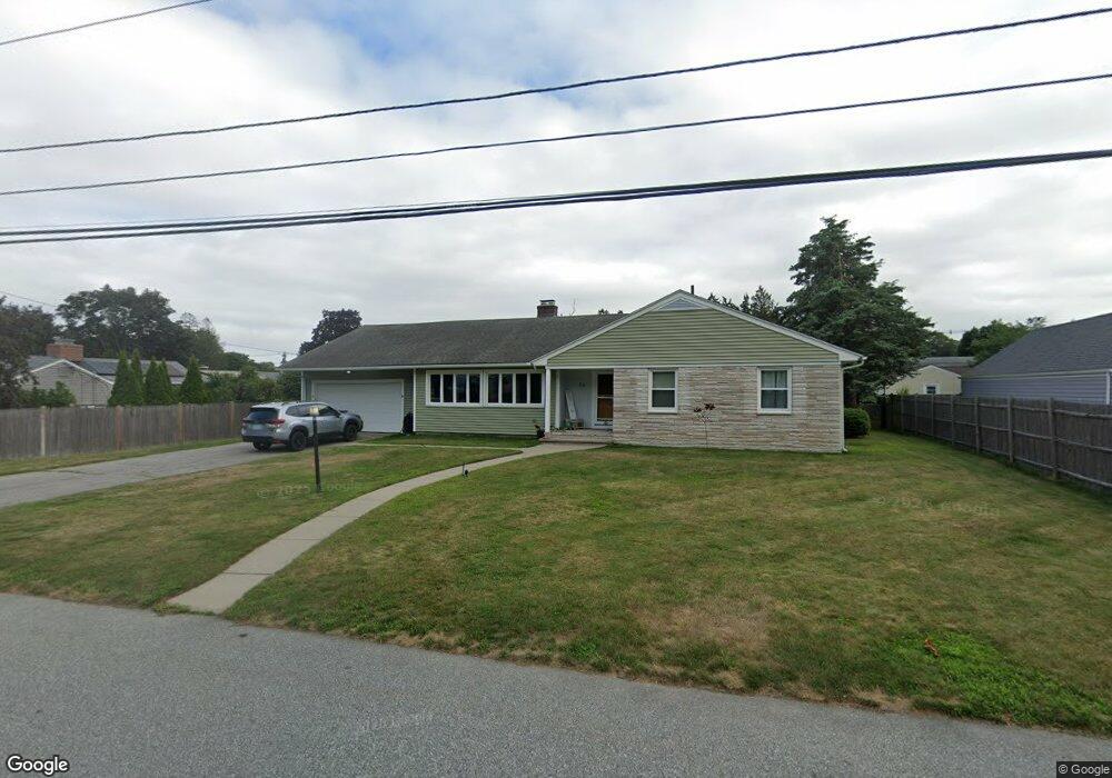 76 Weetamoe Dr, Warwick, RI 02888 - photo 1