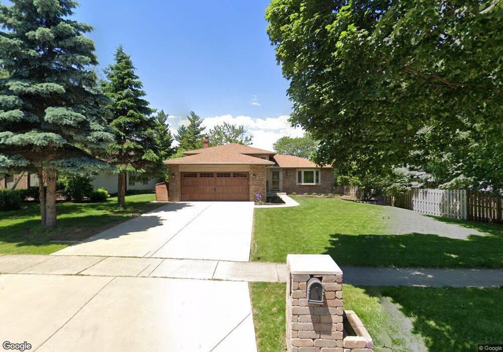 721 Viking Dr, Batavia, IL 60510 - photo 1