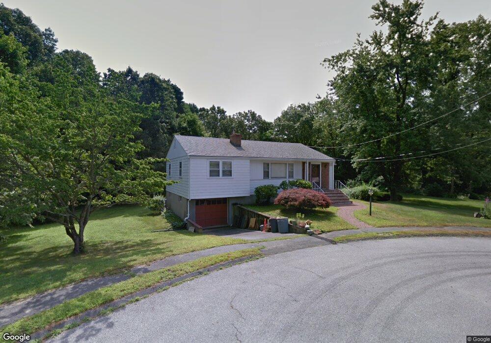 7 Lake Cir, Woburn, MA 01801 - photo 1