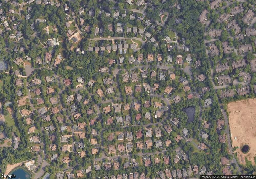 27 Brighton Rd N, Manhasset, NY 11030 - photo 1