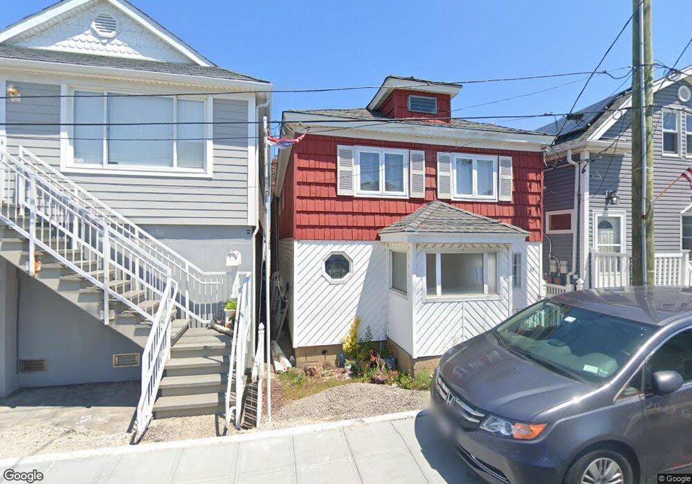 37 W 15th Rd, Broad Channel, NY 11693 - photo 1