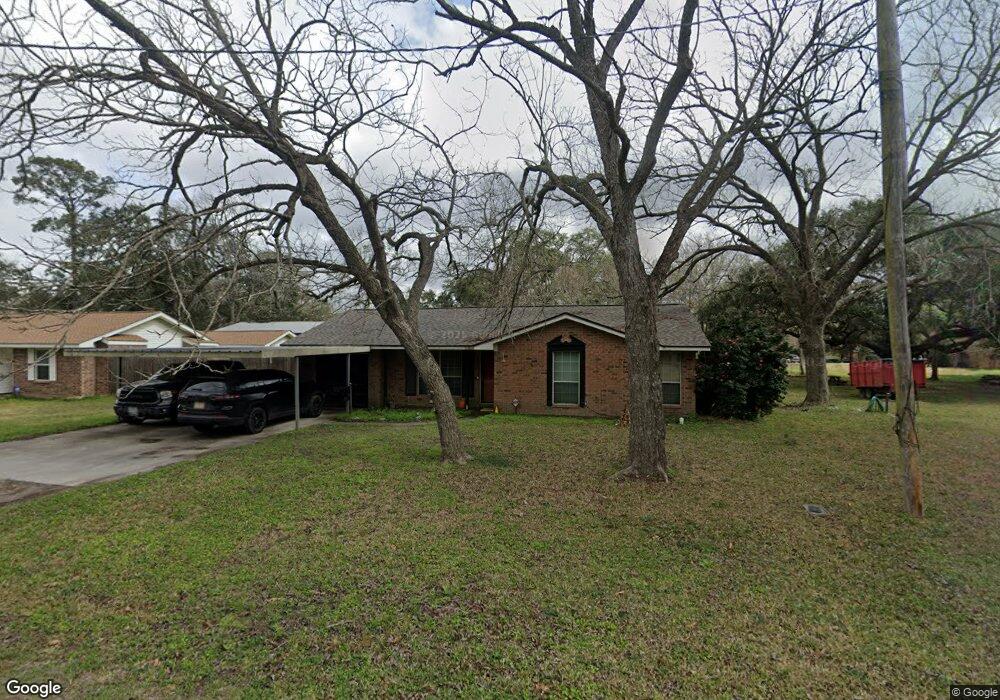 122 N Grant St, Alvin, TX 77511 - photo 1