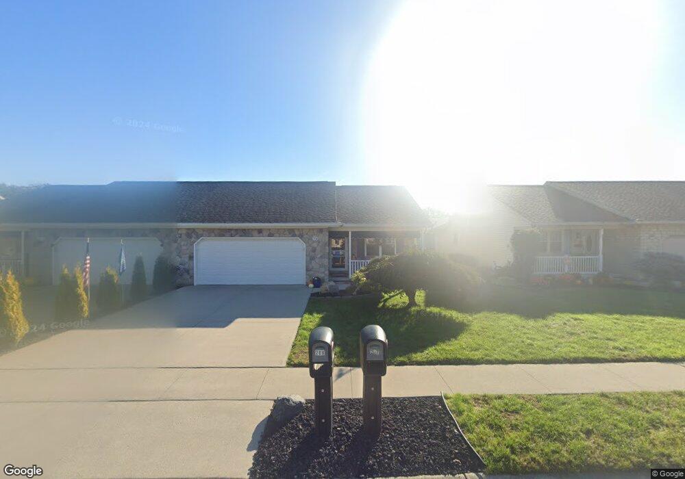 208 Cheyenne Dr, Wapakoneta, OH 45895 - photo 1