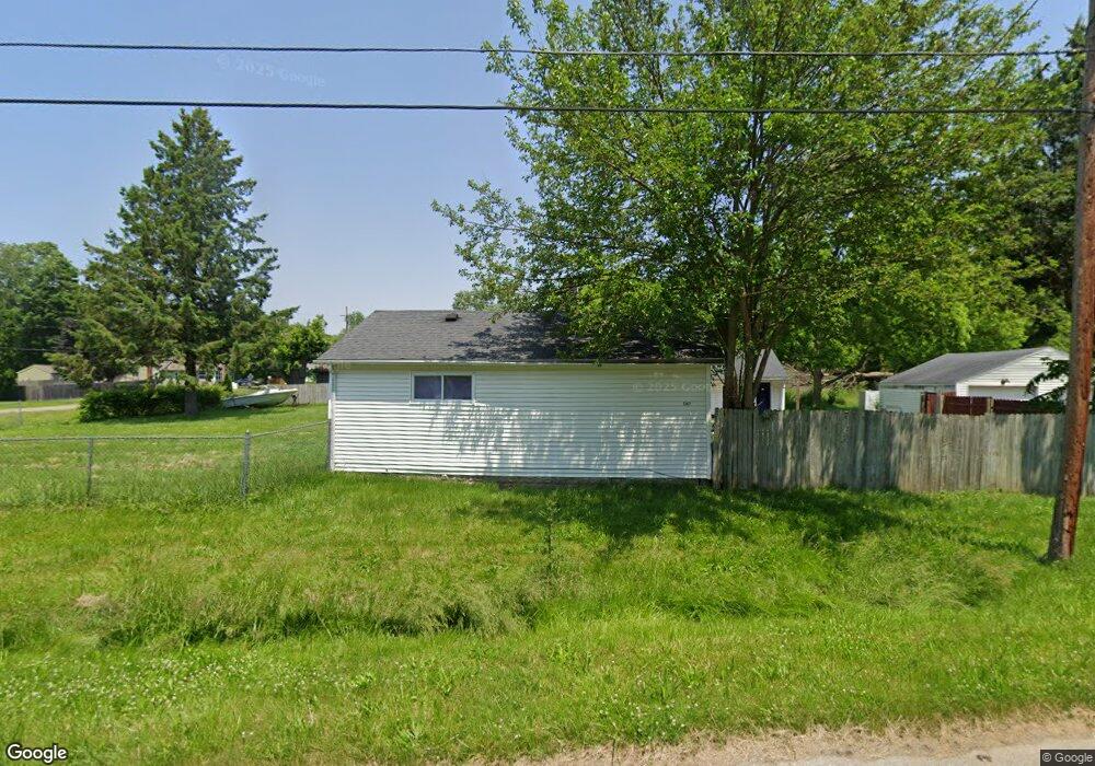 1362 Mitson Blvd, Flint, MI 48504 - photo 1