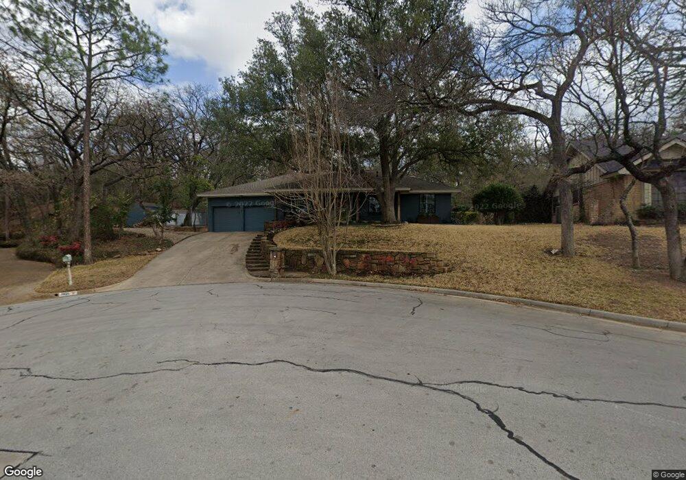 1019 Live Oak Ln, Arlington, TX 76012 - photo 1