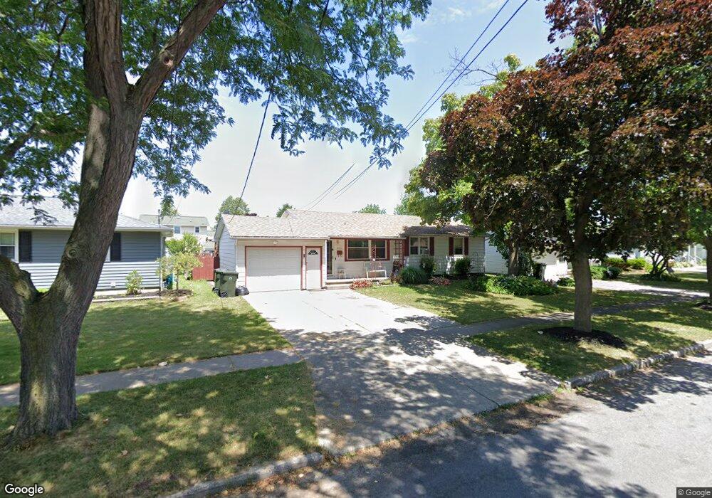 872 Remington Dr, North Tonawanda, NY 14120 - photo 1