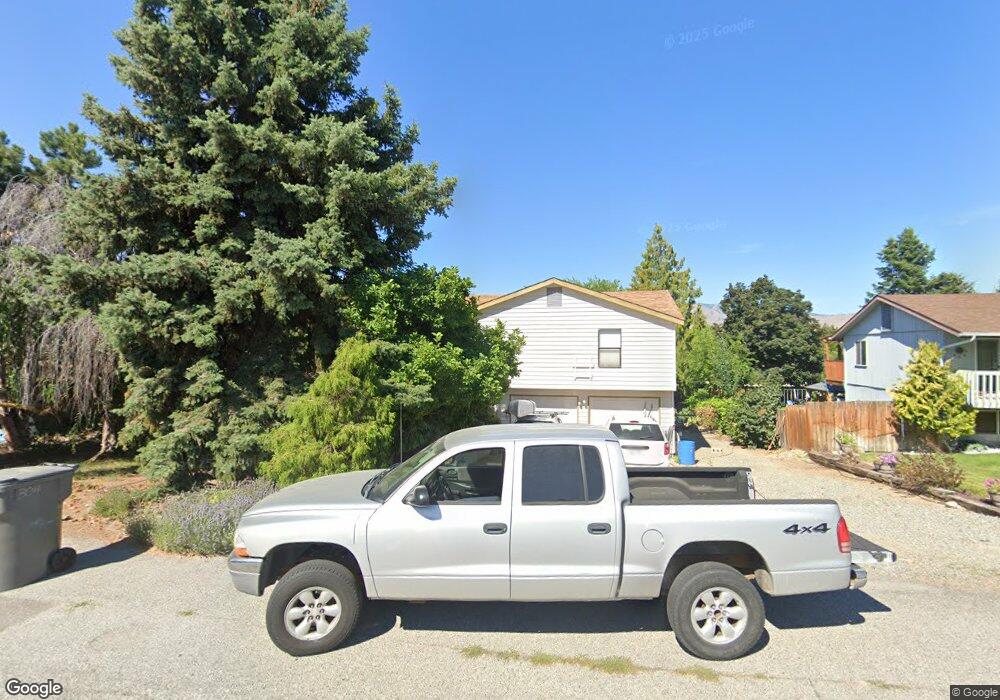 304 S Iowa Ave, East Wenatchee, WA 98802 - photo 1