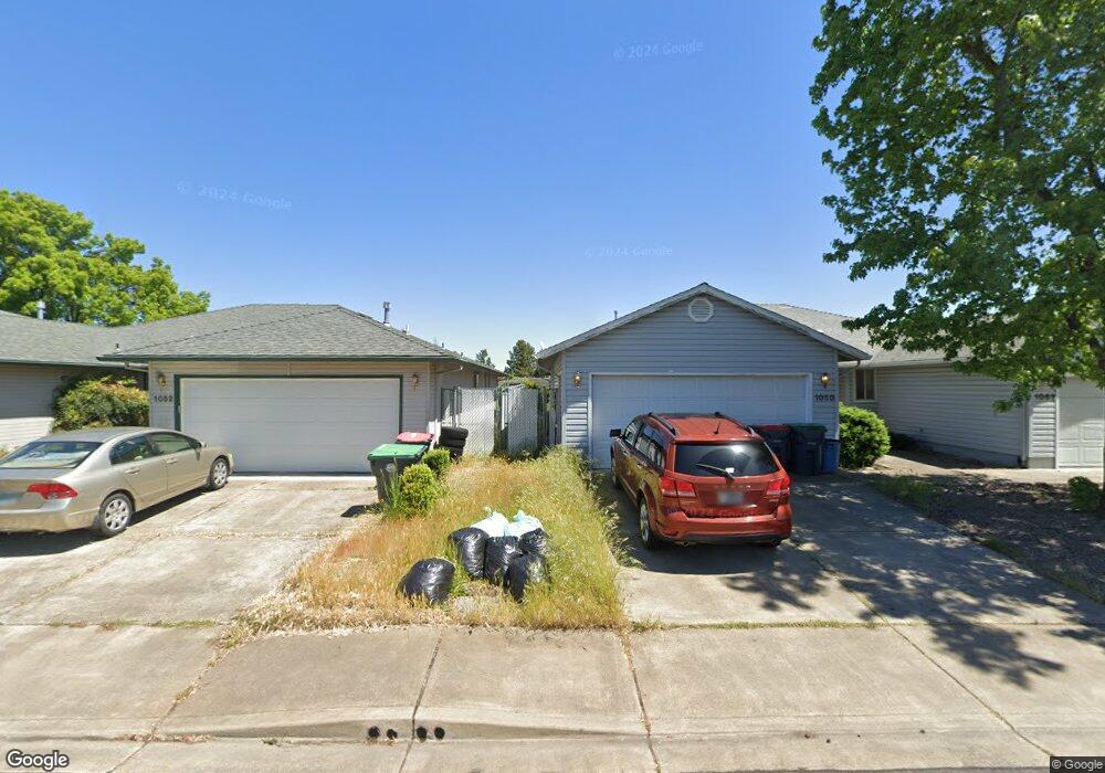 1060 Glengrove Ave, Central Point, OR 97502 - photo 1