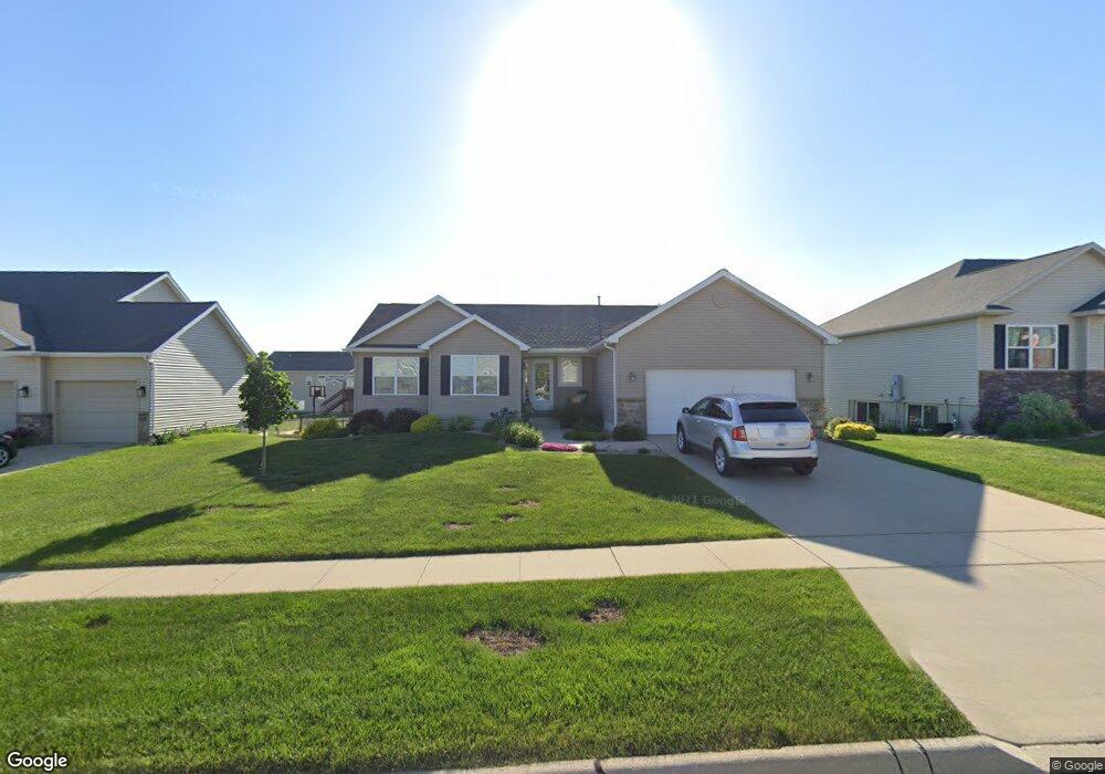 1809 Quail Ridge Rd, Cedar Falls, IA 50613 - photo 1