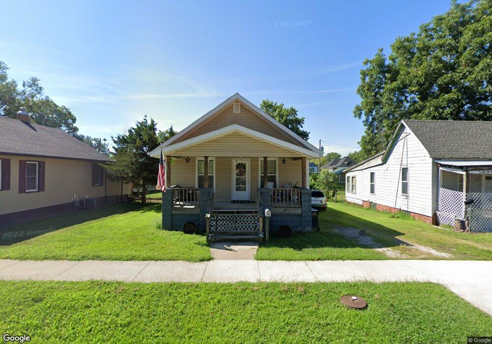 1218 Henry St, Moberly, MO 65270 - photo 1