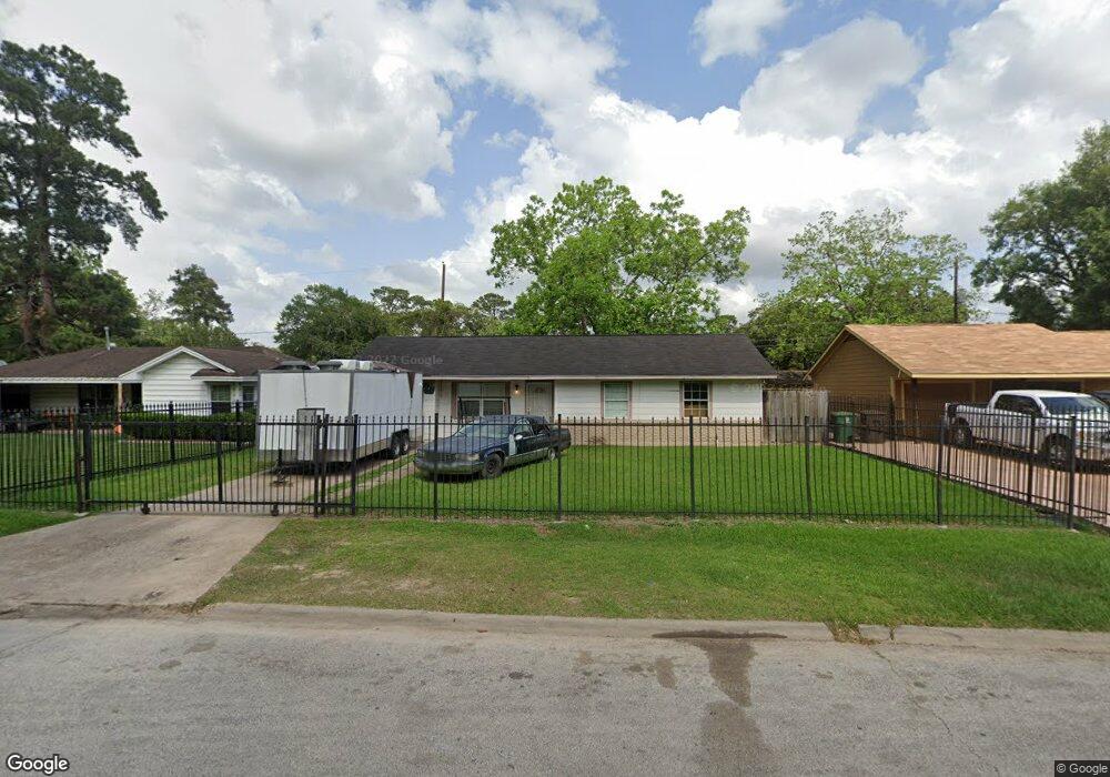 10510 Hollyglen Dr, Houston, TX 77016 - photo 1