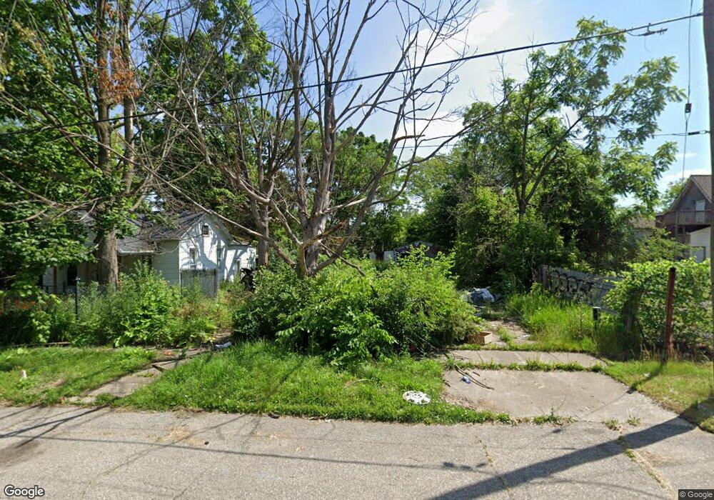 817 Hazelton St, Flint, MI 48503 - photo 1