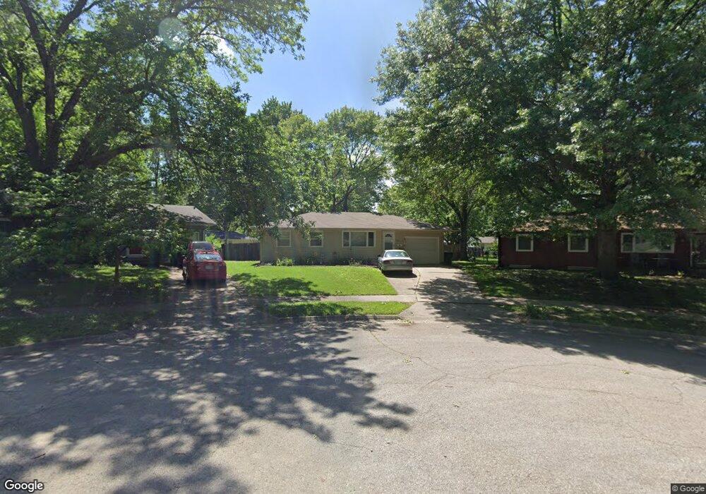 2917 SW Sunnymede Ct, Topeka, KS 66611 - photo 1