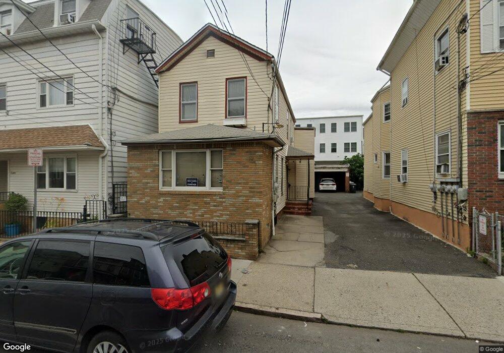 189 Walnut St, Newark, NJ 07105 - photo 1