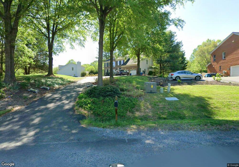 9619 Chathams Ford Dr, Vienna, VA 22182 - photo 1