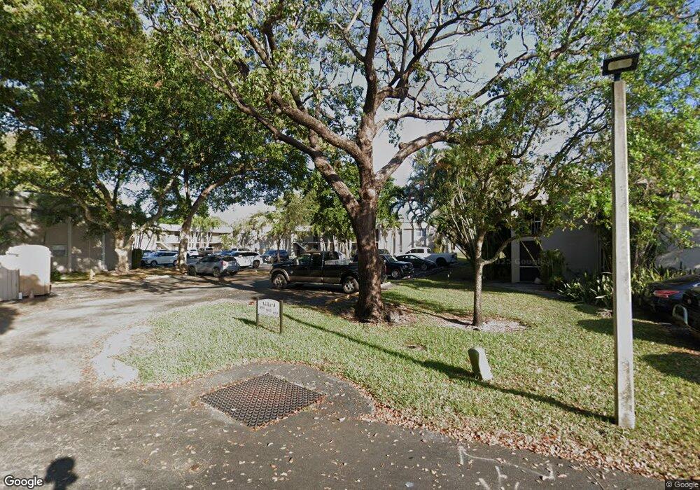 8511 Old Country Manor unit 40, Davie, FL 33328 - photo 1