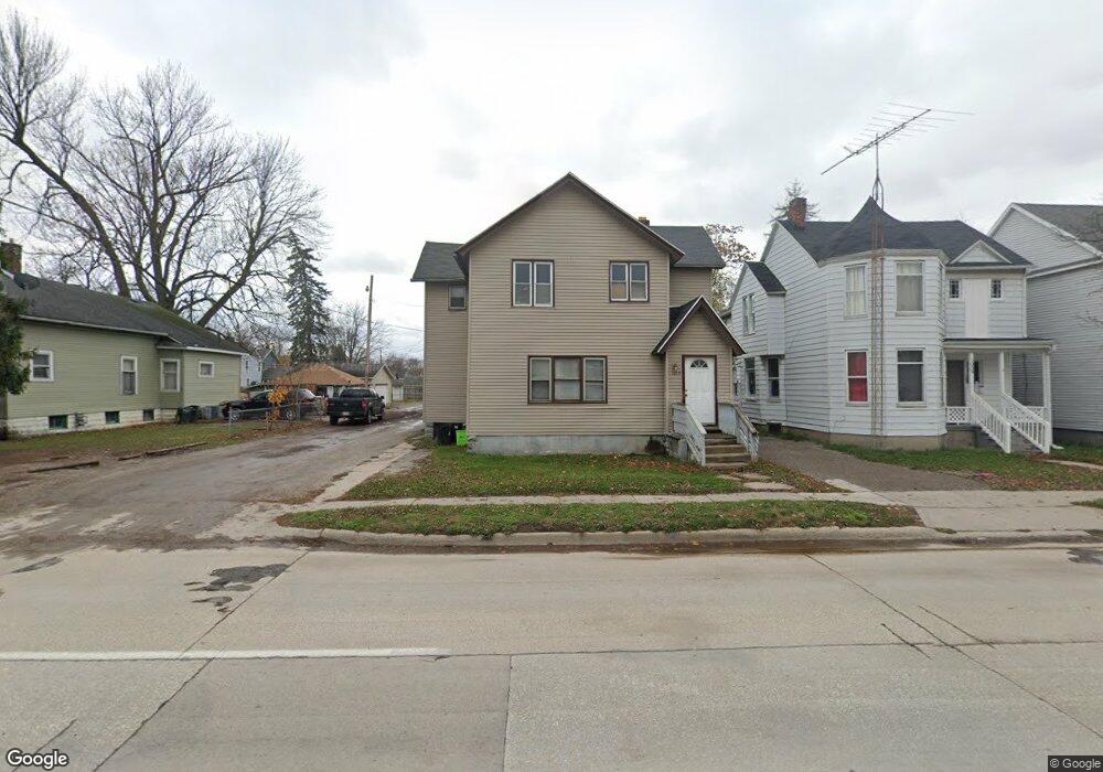 1013 10th St, Port Huron, MI 48060 - photo 1
