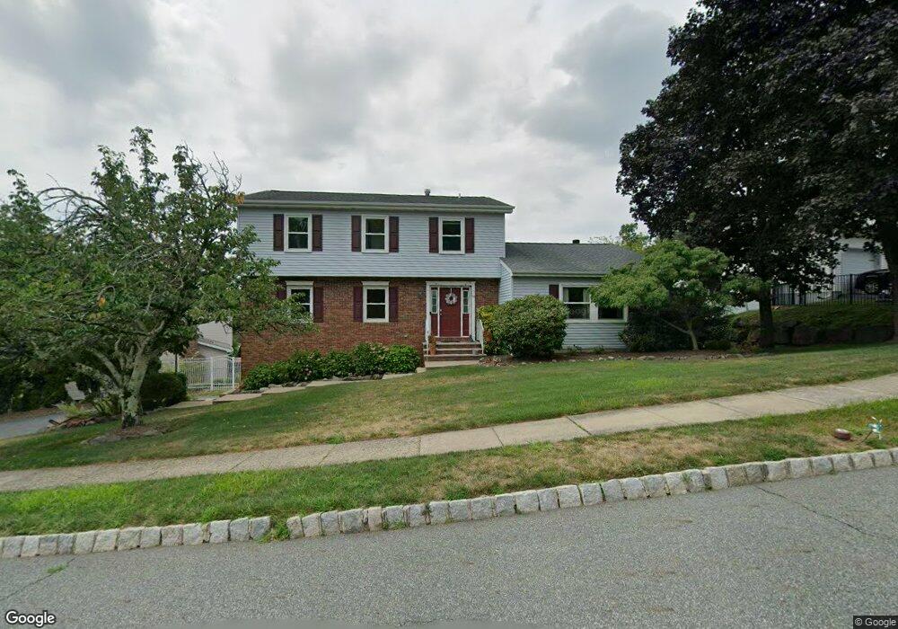 56 Point View Pkwy, Wayne, NJ 07470 - photo 1