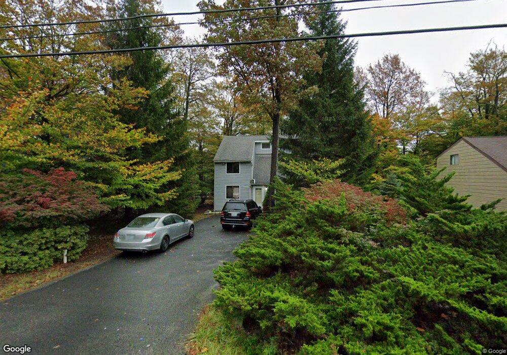 515 Country Place Dr, Tobyhanna, PA 18466 - photo 1