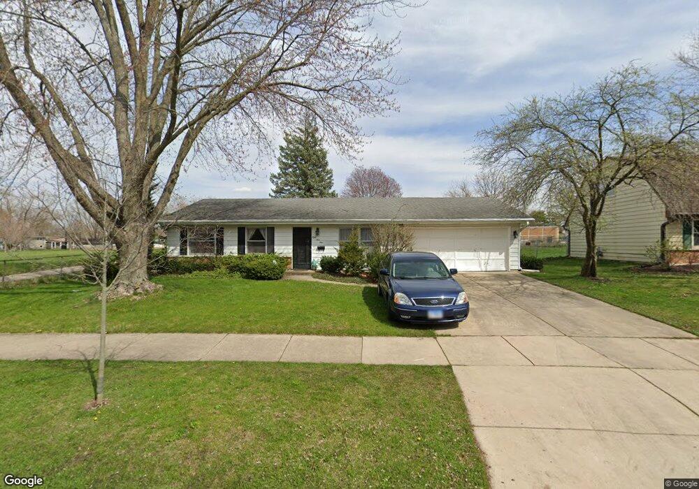 891 Laurel Dr, Aurora, IL 60506 - photo 1