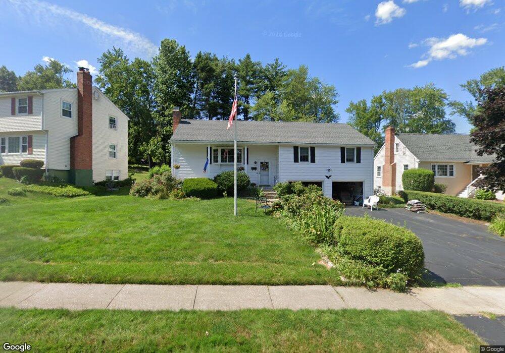 46 Mildred Rd, West Hartford, CT 06107 - photo 1