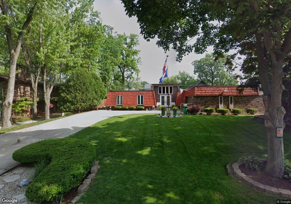 4570 Tall Oaks Ln, Rolling Meadows, IL 60008 - photo 1