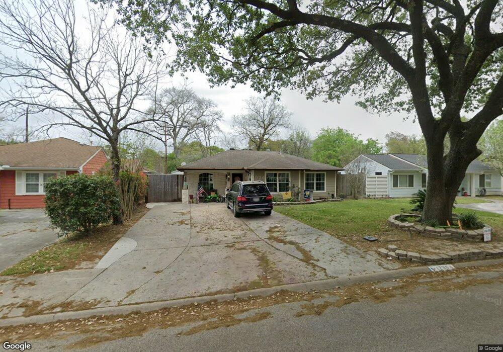 1730 Saxon Dr, Houston, TX 77018 - photo 1