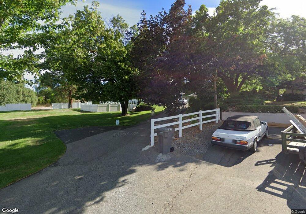 565 7th St NE, East Wenatchee, WA 98802 - photo 1