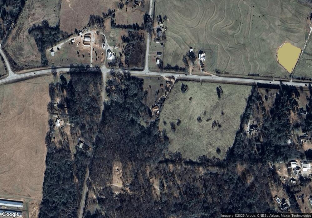 71 Dobbs Cir, Commerce, GA 30530 - photo 1