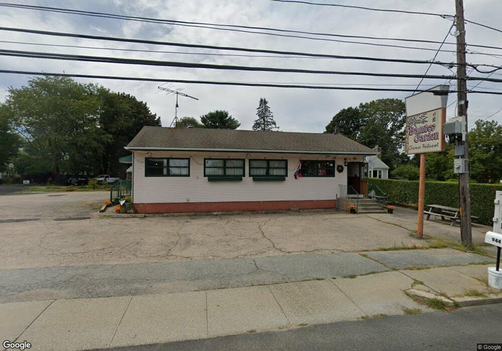 944 Boston Neck Rd, Narragansett, RI 02882 - photo 1