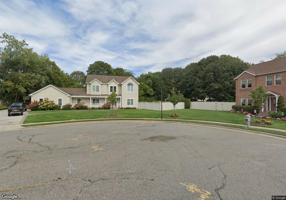 3 MacNiece Place, Dix Hills, NY 11746 - photo 1