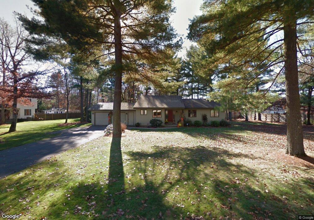 2 Pheasant Dr, Holyoke, MA 01040 - photo 1